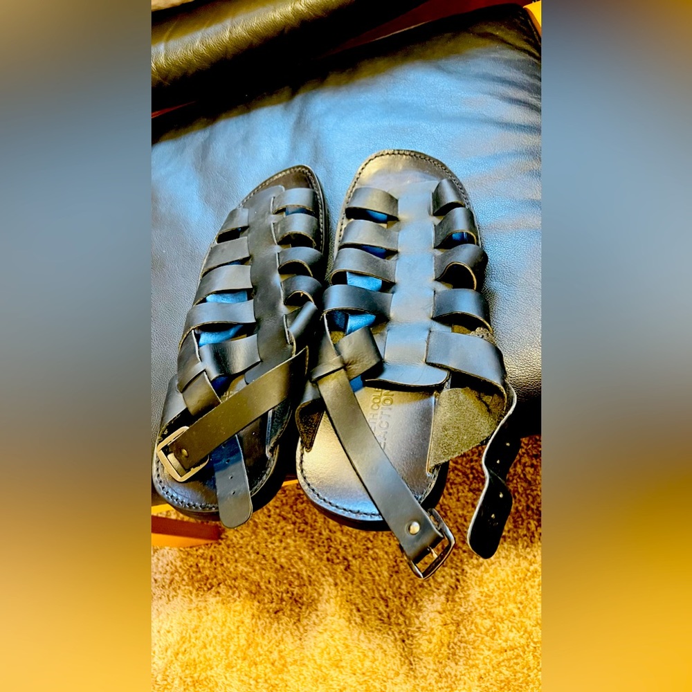 Real leather and comfortable sandals for the summer